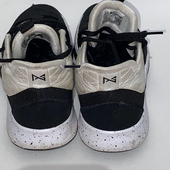 Nike Men\'s Black White Oreo PG 3 Paul George Mid Top Lace Up Sneaker Size 5